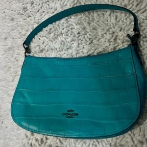 NWOT Coach Chelsea Croco Embossed Leather bag with zipper close, Turquoise